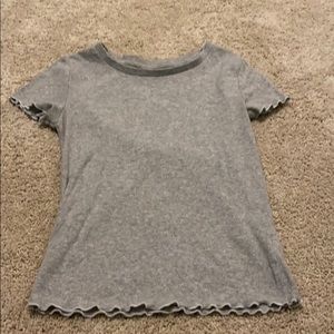 grey t shirt